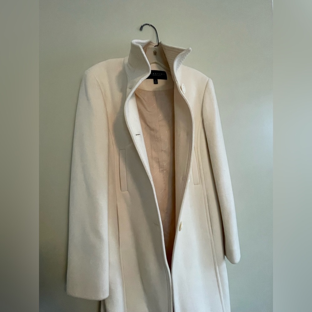 Kenneth Cole Size 4 Women's Cream P Coat